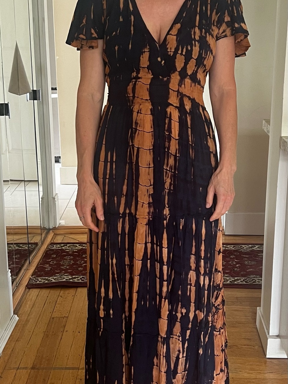 Flowy Feminine Tie-Dye V-Neck Maxi Dress